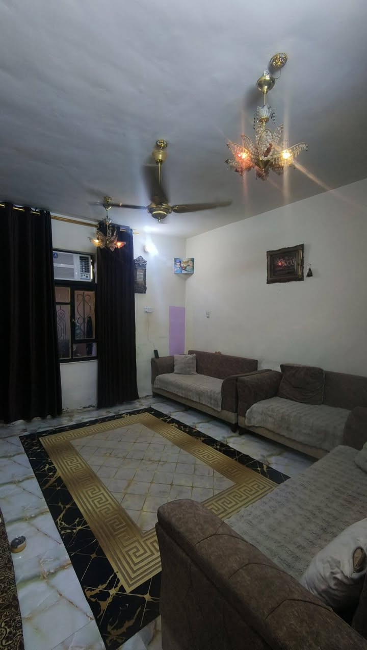🌟 عِرض عقاري جديد ومميز من مكتبنا:
​🏡 النوع: مشتَمَل زراعي (للبيع)
📍 الموقع: خلف إعدادية الصناعة
📐 المساحة: 65 متر مربع
🧱 التفاصيل الداخلية:
​غرفة نوم ماستر (منظومة متكاملة)
​صالة مريحة
​مطبخ
​صحيات خارجية
​💰 السعر: 38 مليون دينار فقط! (سعر لقطة)
​📞 للاستفسار والتواصل أو لمعاينة العقار، يسعدنا استقبالكم في:
🏢 مكتب الرحمة | الكائن على شارع السيد محمد (ع)
📱 أو الاتصال مباشرة على الأرقام التالية:
​وسام أبو علي: ***********
​علي: ***********
​أهلاً وسهلاً بالجميع 🤝

