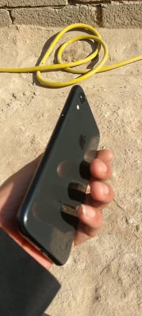 آيفون XR ١٢٨ • بطاريه ٧٧٪ • مكفول