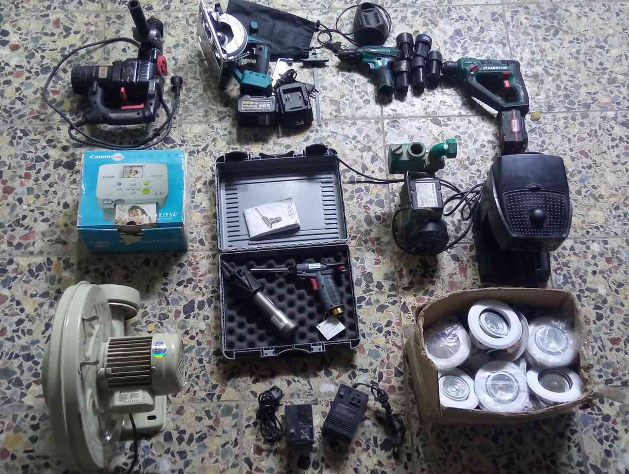 السلام عليكم
شلعة غراض كلهة شغالة .
بغداد / العبيدي حي السفير 
٤٥٠, الف كل الغراض بدون تجزئة 
هاتف *********** واتساب موجود
