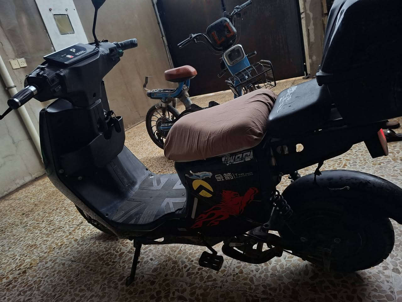 السلام عليكم للبيع سكنس شحن الماطور مابي اي نقص كلوا شغال بي بصمتين وسويج يحتوي على اربعة بطاريات ١٨ امبير وبي شلحنة رقمية المكان موصل قادسية الثانية جامع النعيمي السعر 240وبي مجال للطيبن


**إذا كنت صاحب هذا الإعلان وتريد حذفه لأي سبب، رجاءا أرسل رسالة إلى الدعم الفني**