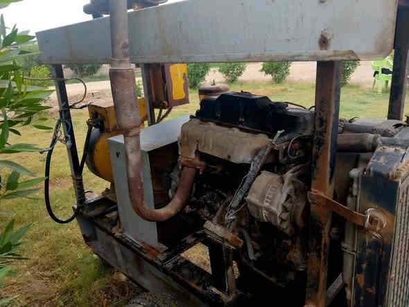 السلام عليكم مولد كيا جديد للبيع٢٧٠١ لا صرف ولابخار جاهزه راس توليد ٣٠كيفي ثري فيز العنوان واسط الاتصال على الرقم ***********او***********
