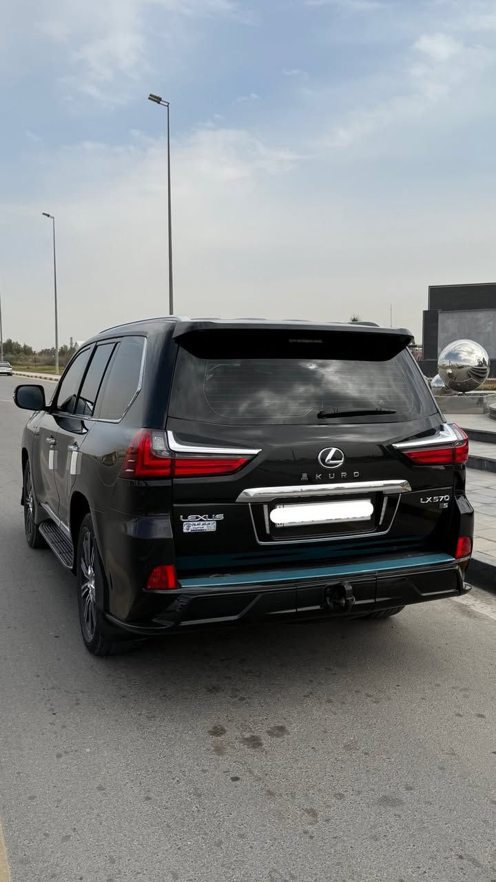 #بيع_مراوس
لكزز موديل 18 سوبر سبورت جديده وجاهزه مبيها اي نقص داخل احمر رقم دهوك شرط التحويل مضلل بالسنويه كير مكينه كارتون حداديه جديده ماشيه 118 معروفه مواصفات اللكزز (فول) للاستفسار 
(***********-***********) متوفر واتس
