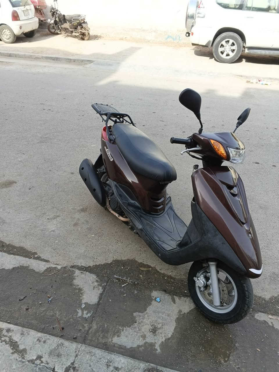 السلام عليكم دراجه لكزس نظيفه مثل ما تشوفوها بالصور هذا رقمي***********
