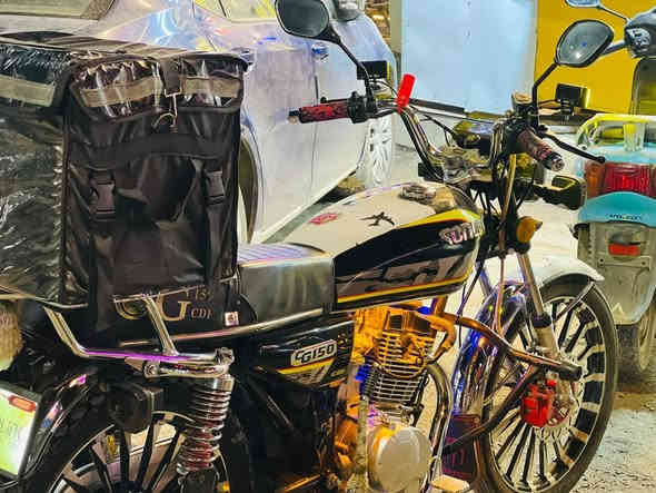 سلام عليكم للبيع موديل 24 محدث 25 محرك 150 منفيس الاصلي  بلادي ما متعوبه سعر 750 بيها مجال للشراي رقم الهاتف ***********
