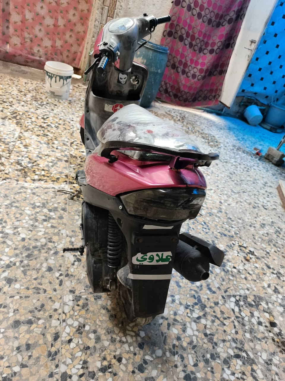 السلام عليكم دراجه ماكس للبيع دراجه حلوه ونظيفه دراجه مكينتها خرسه بس كهربائيات ما بيها وبيها صالنصه رياضي دراجه نكره هندر ولا توكف بيك بشارع +بوشته55مكاني بغداد متواجد واتساب وماسنجر رقمي *********** سعر خاص
