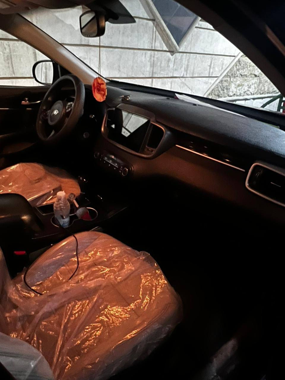 السلام عليكم
سورنتو  موديل ١٧
رقم بغداد انكليزي سنويه وهزه جديده

مكفوله من الصبغ شرط حتا الدعاميات 
مكفوله من ايرباك
مكفوله من التبديل  فقط بارد بخشم البنيد واضح 
مكفوله من الغرق 
مواصفات اعتياديه 
كامرا  خلفيه 
كامرا امامي 
شاشه اندرويد 
كشنات  جلد بيجي 
كروس سرعه 
وتحكم مقود 
وضعيات قياده 
محرك   2/4  شرط بنزين عادي 
محرك كير صدر تاير تبريد كله شغال وتمام الحمد لله السياره حيل حيل نظيفه بريحة الشركه تراي ناعم ونشاط وشرط بنزين عادي 
السعر 158 بيها مجال 
مكانها بغداد 
 ***********
***********
