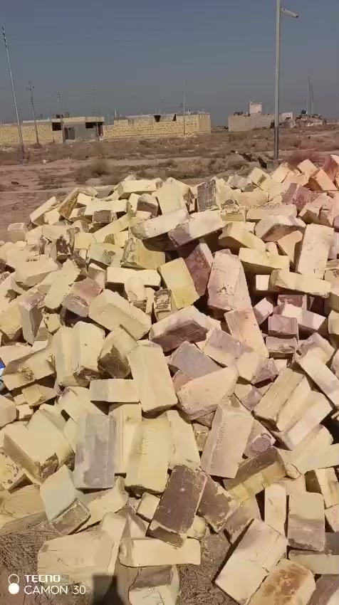 نص قطعه ١٢٥ طولانيه في الحقل الرابع  مصبوبه رباط ومدفونه خارطه حلوه قريبه عل منتزه في الحقل الرابع   للاستفسار الاتصال على الرقم ***********
