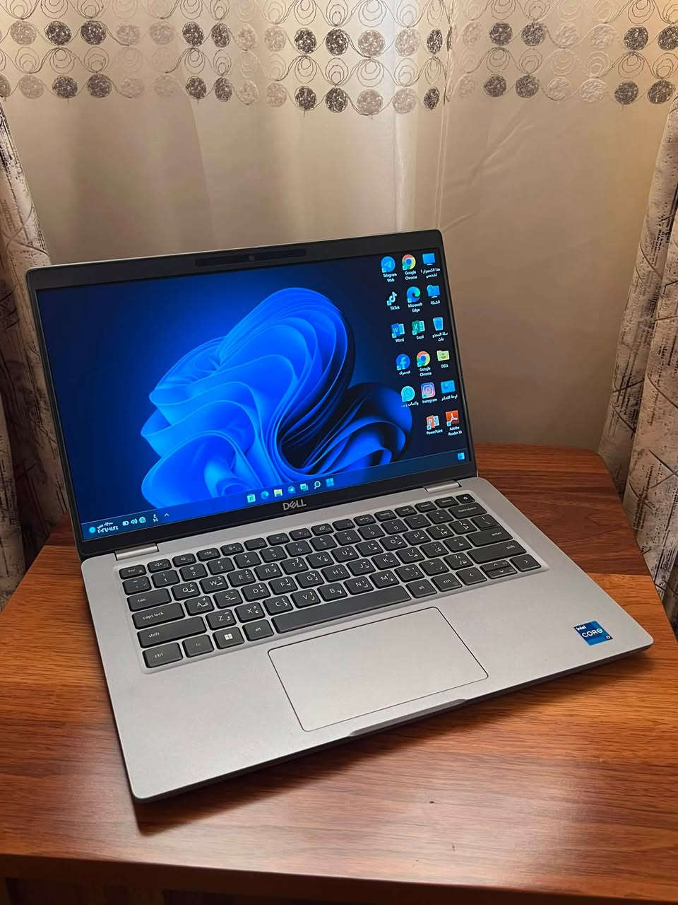 لابتوب DELL معالج i7 جيل (11TH) ورام 16 للبيع .
اللابتوب مفول مواصفات
الجيل مالته حديث ( الجيل الحادي عشر ) 
شحنة تايب سي
معالج i7 فدشي يتحمل شغل والعاب 
تصميم سلم ووزنه خفيف
 كيبورد ضوئي
اللابتوب جدا نضيف وادائة قوي وممتاز يفيد الي عنده دراسة او العاب متوسطة او غيرها من الاستعمالات .

المواصفات :
المعالج intel cori7
الجيل : الثامن (11TH)
كرت الشاشة : INTEL UHD GRAPHICS 8GB 
الشاشة : فول اچ دي (FHD) حجم 14.3 دقتها والالوان جدا واضحه وتشغل 4K بالمشاهدة .
الرام : 16GB نوع DDR4 فدشي راقي .
الذاكرة : 256GB ssd M.2 
كيبورد عربي انكليزي ليزري .
كيبورد ميكانيكي .
سماعات ستيريو .
كامرة امامية واضحه
بطارية اللابتوب ليثيوم تطول فوگ ال 4 
ساعات ب الاستعمال المكثف .
غالق كاميرا سلايد .

المنافذ :
 منفذ تايب سي للشحن
منفذ تايب سي لنقل البيانات
منافذ USB 
منفذ Hdmi
منفذ سماعات
منفذ LAN
وغيرهن بعد.

المميزات:
معالج i7 مو i5 يتحمل شغل كلش قوي
رامات 16 مو 8  
اللابتوب نضافته كلش حلوه ماصارلي فتره من ماخذه .
منصب عليه وندوز 11 برو مفعل مدى الحياة.
منصب عليه اوفس مفعل مدى الحياة .
كيبورد عربي انكليزي ليزري.
كامرة امامية جدا واضحه.

الملحقات:
ملحقاته كلها موجودة واصليه
كيبل ثلاثي اصلي.
شاحنة اللابتوب الاصليه  .
جنطة لابتوب مرتبه هم بعدهي جديده غير مستخدمه .

منصب عليه وندوز 11 برو مفعل مدى الحياة وحزمه الاوفس كامله كذلك مفعلة مدى الحياة .

اللابتوب كلش نضيف ومواصفاته قويه ومحترمه وتصميمه كلش مرتب . ومابي أي نقص كيبورد سماعات انترنت شاشة كامرة كله شغال وممتاز وماب اي نقص من اي ناحية .
وكلشي بي بعده جديد ونضيف مثل ماموضح.

السعر : 385 الف وبي مجال جدا قليل .

مكاني النجف والي يريده توصيل هم موجود ان شاء الله .

*********** بي واتساب

(لابتوب للبيع النجف بغداد الانبار البصرة حاسبة محمولة منضدية دل dell pc laptops laptop computer )
