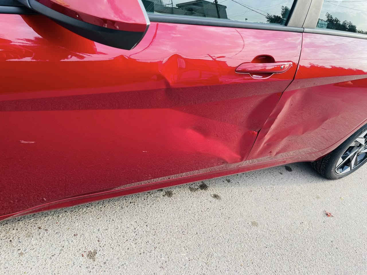 سلام عليكم النتره ٢٣ sel
فول عده الفتحه والجلد 
 مرقم بغداذبأسمي وهاذ حادثها بلصور موجود
على حادثها مال امريكا ما معمره
شاشه ديجيتل 
اوتو هولد 
سايد بريك دكمه
٣ وضعيات قياده 
رادار امامي وخلفي وجانبي 
ماشيه٢١
اسبيرها ما نازل على وضع الشركه 
بيها ايرباك برده
هاذ رقمي بي واتساب 
***********
سعرها١٦٠
