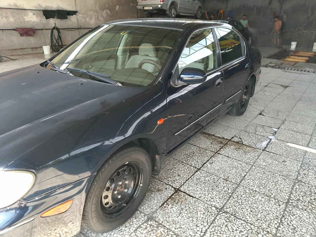 موديل 2001 مصبوغه جماليه كامل اني نقص مابيه صدر امامي خلفي جديد قبل سبوع شديته منضومه تبريد جديده منضومه بانزين جديده  مكفوله من الضربه بيع او مراوس بايفندر ***********. عنوان بغداد
