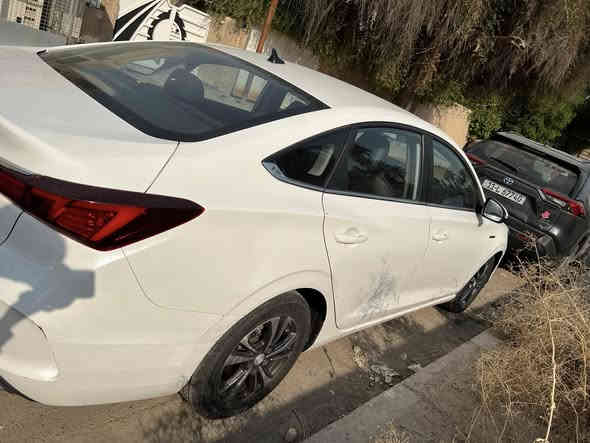 السلام عليكم 
شانجان ايدو بلس 
موديل 2022 السيارة فول ورقمها بغداد الجديد وماشية 80 الف 
بيها صبغ بالباب مال سايق 
والدعامية مثل ما بالصورة  
السيارة نظيفة ومرتبة 
السعر  120 وبيها مجال
***********
