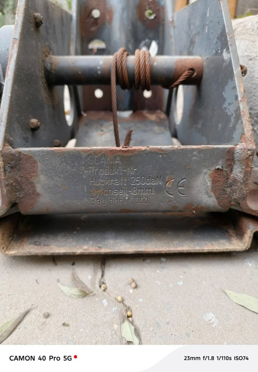 السلام عليكم قاعدة سبير اسكانيا بلاديه مال الشركة مو تفصال جديده السعر  (150 الف ) الاتصال الرقم ***********
