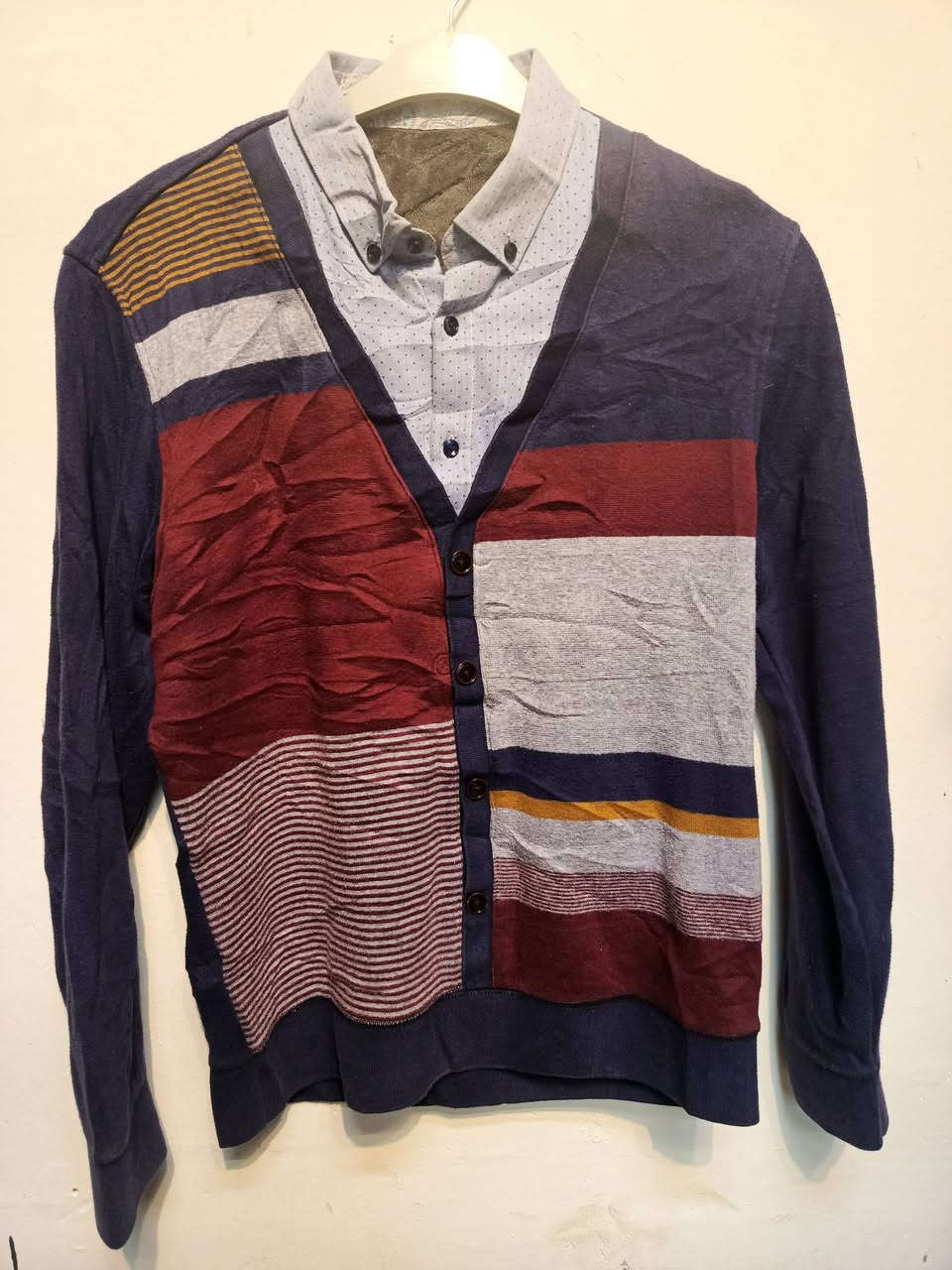 بلوزات رجالي بأسعار مناسبه متوفره بمحلنا ألبسه ابو محمد الدوسري بحي الخضراء مقابل جسر الشهيد ابو بكر السامرائي للحجز على رقم تالي ***********
