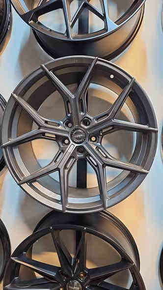 السلام عليكم 
ويلات حجم ٢٠ رياضيه 
تو سايز فورجد 
ينشد جارجر و جالنجر موستانك 
احمد ورمزي شارع فلسطين 
احمد ورمزي مجمع المشن 
***********
***********
***********
