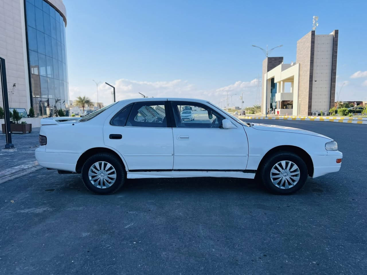 تويوتا كامري موديل 92 لون ابيض
رقم اربيل شرط التحويل والغرامات 

السيارة بلادي يسرى بدون تحوير 

السيارة محرك كير شرط

محرك 4 اسلندر شرط لا تبخير ولا تنقيص 

تبريد ثلج شرط صدر دبلات جدد

اربع جامات كهربائي

قفل مركزي 

السيارة جديدة داخل وخارج وترايها فول 

السيارة بسعر مناسب جدا 52 وبيها مجال للشراي 

العنوان صلاح الدين تكريت

للتواصل ***********
