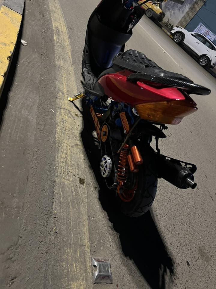 سلام عليكم دراجه ماكس عدله للبيع الدراجه مزوعه تزويد بوشه ٥٥سلف رياضي كابريتر قفازكلجات رياضي اصلي دبلات رياضي كلشي بيها رياضي ستيرن ٣قطع رياضي كهربائيات كلها شغاله العنوان الاعظميه قرب مقبره الملك /***********
