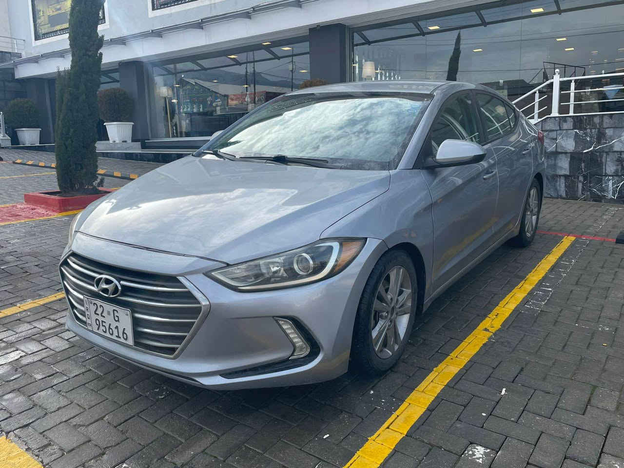 للبيع نقداً… هيونداي النترا موديل ٢٠١٧… محرك دوش… كير اوتو… بيهه جاملغ السايق والصندوك وجاملغ خلفي صبغ… السيارة جاهزة ومابيهه ولا نقص ولا عيب… رقم وسنوية جدد… المكان دهوك… السعر ١١٤ ومجال… عليهه ورقتين غرامة تنخصم من السعر… للاستفسار 
***********
*********** دهوك, العراق
