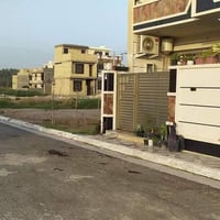 الجزيرة السياحية • ١٠٠م • مربوط ماء ومجاري