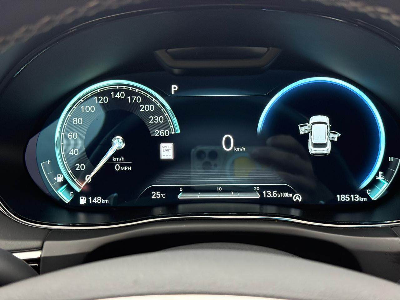 جنيسيس 2024 GV70  فول مواصفات للاخير  ( برستيج) مكينة 4 سلندر تيربو والسيارة كفالة عامة داخلة تقرير 
المواصفات 
1- قيادة ذاتية
2- تحديد مسار
3- بانوراما
4- رادرات جانبية وامامية وخلفية 
5- 4 انضمة قيادة 
6- كشنات كهرباء
7- تدفئ تبريد كشنات 
8- انارة محيطية 
9- التقدم والرجوع الى الخلف من الريمونت 
10 - صندوق كهرباء 
11- كامرات 360 - كامرات في الاشارة 
السيارة جديدة ودوخول جديد ماناقصها شي للاخير 
السعر 350 وبيها مجال 
رقم الهاتف : ‭0773 541 0410‬ البصرة, العراق
