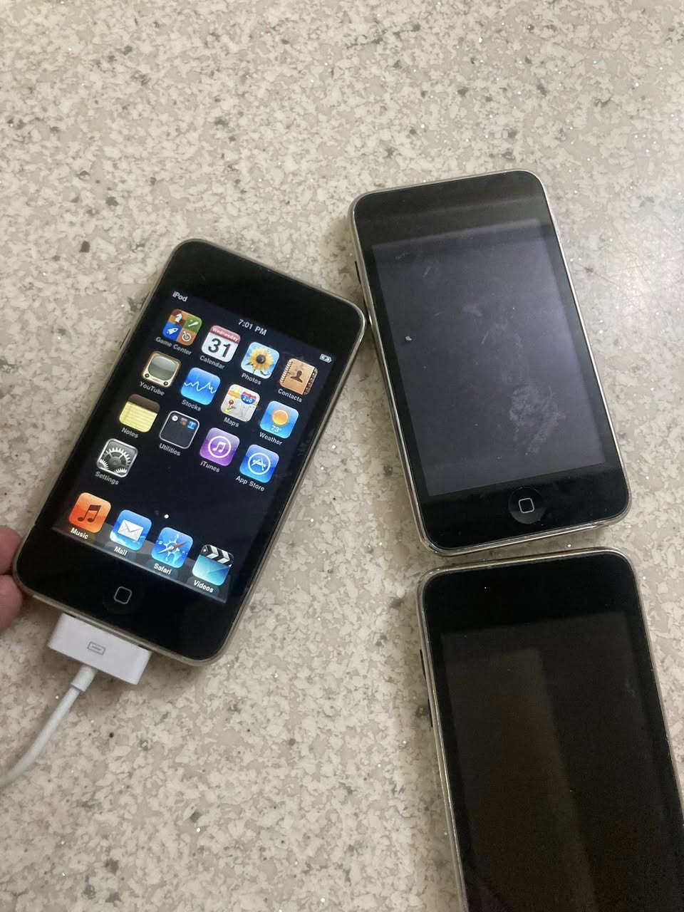 فحم
ايفون 5s طافي القطعه ب 5الاف
ايبود شاشات مفطره بيهن يشتغل كهرباء بيهن لمس واكف قطعه ب 5 الاف 
ايبود طافي نهائيا القطعه ب 3000 
للحجز واتساب ***********
يوجد توصيل

