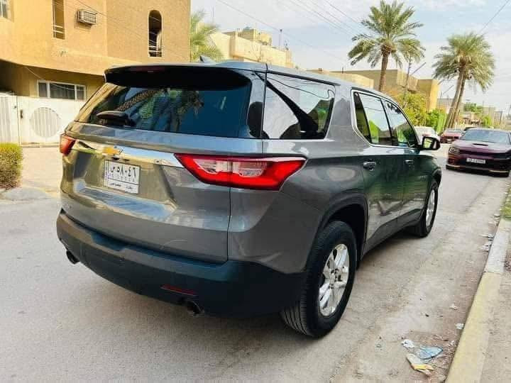 *شيفروليه ترافرس 2020 LT* فئة الـ SUV العائلية 3 صفوف. الفئة LT تجي بنسختين: *LT Cloth* قماش و *LT Leather* جلد 889a

*1. المحرك والأداء*
- *المحرك*: V6 سعة 3.6 لتر SIDI VVT
- *القوة*: 310 حصان @ 6800 rpm
- *العزم*: 266 رطل-قدم @ 2800 rpm
- *الكير*: أوتوماتيك 9 سرعات
- *الدفع*: دفع أمامي FWD ستاندر، والدفع الرباعي AWD اختياري
- *سعة السحب*: لحد 5,000 رطل = 2268 كغم
- *الوقود*: بنزين عادي
- *الصرف*: 18 مدينة / 27 طريق سريع / 21 مشترك ميل لكل غالون FWD. الـ AWD 17/25/20
- *سعة الخزان*: 19.4 غالون = 73.5 لتر
- *مدى السير*: ∼523 ميل طريق سريع 7856889ab43f

*3. المواصفات الداخلية LT Leather*
هي الفئة الأفخم بالـ LT
- *المقاعد*: جلد ستاندر + ستيرن جلد
- *الكراسي*: مقعد السائق كهربائي، الراكب كهربائي، كراسي أمامية مدفأة
- *المساحة*: مساحة رجل أمامية 41 إنج، صف ثاني 38.4 إنج، صف ثالث 33.5 إنج
- *الشاشة*: شاشة 8 إنج إنفوتينمنت+ Apple CarPlay/Android Auto
- *أخرى*: واي فاي 4G LTE هوتسبوت ستاندر، تحكم صوت من الستيرن، باب خلفي كهربائي، تشغيل عن بعد Remote Start 785676a08e15d91f

*4. الأمان والتجهيزات*
- *كاميرا خلفية*: ستاندر
- *أنظمة أمان*: ABS، وسائد هوائية ستائرية وأمامية وجانبية، مراقبة النقطة العمياء، تنبيه المرور الخلفي، حساسات *
السعر 190 ورقة وبيها مجال 
رقم بغداد
رقم الهاتف ***********
