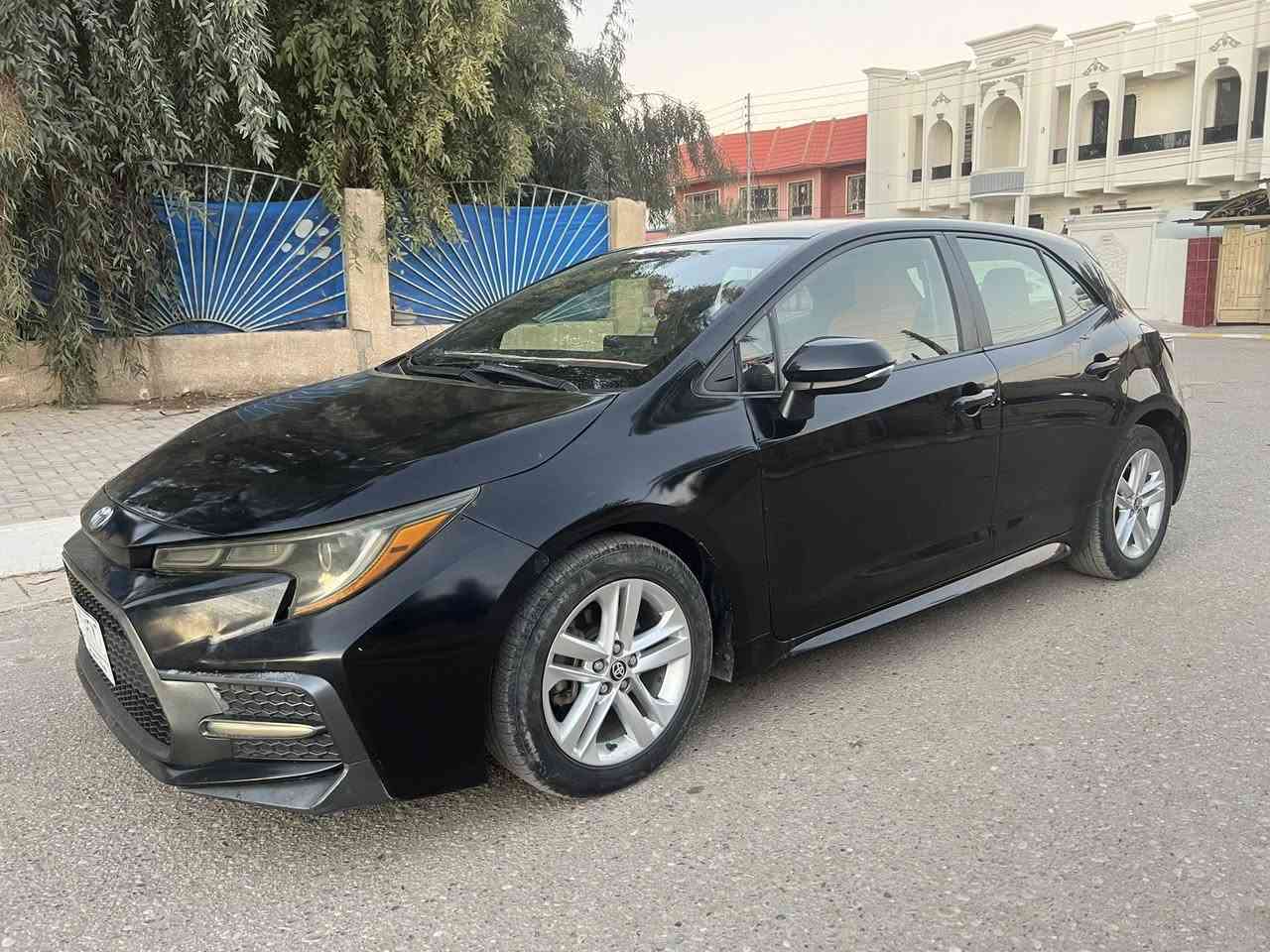 السلام عليكم 
للبيع كورله هاج باك موديل 2021 بيه ضرر جاملغ وبنيد شرط بدون دواخل 
محرك 2000 شرط لاتنقيص ولاتبخير كير شرط 
المواصفات SE
تحكم استيرن جهتين 
بصمه تشغيل +تبريد شاشه 
هندبريك بصمه صدر جديد امامي وخلفي 
السياره حلوه وجاهزه مابيه اي نقص 
صدر كهربائيات كله شغاله 
السياره رقم بغداد معوقين بعد سنتين اتصير حره 
يعني شرط الوكاله منل شرعي 
السعر 115 وبيه مجال للشراي 
الاستفسار ***********
