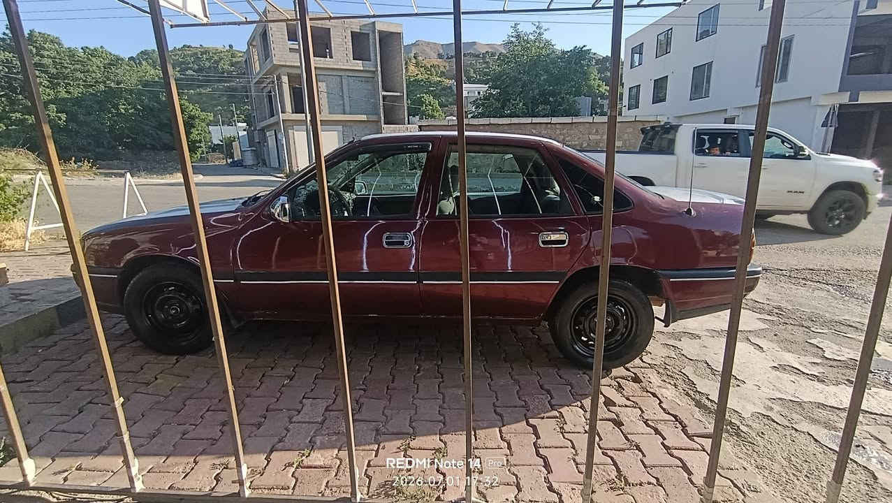 ئؤپل ڤيكترا 1992مه كينه 20ئارم پلاستيك سليمانى داعموو ريزيوى نيه.28گلا ***********
