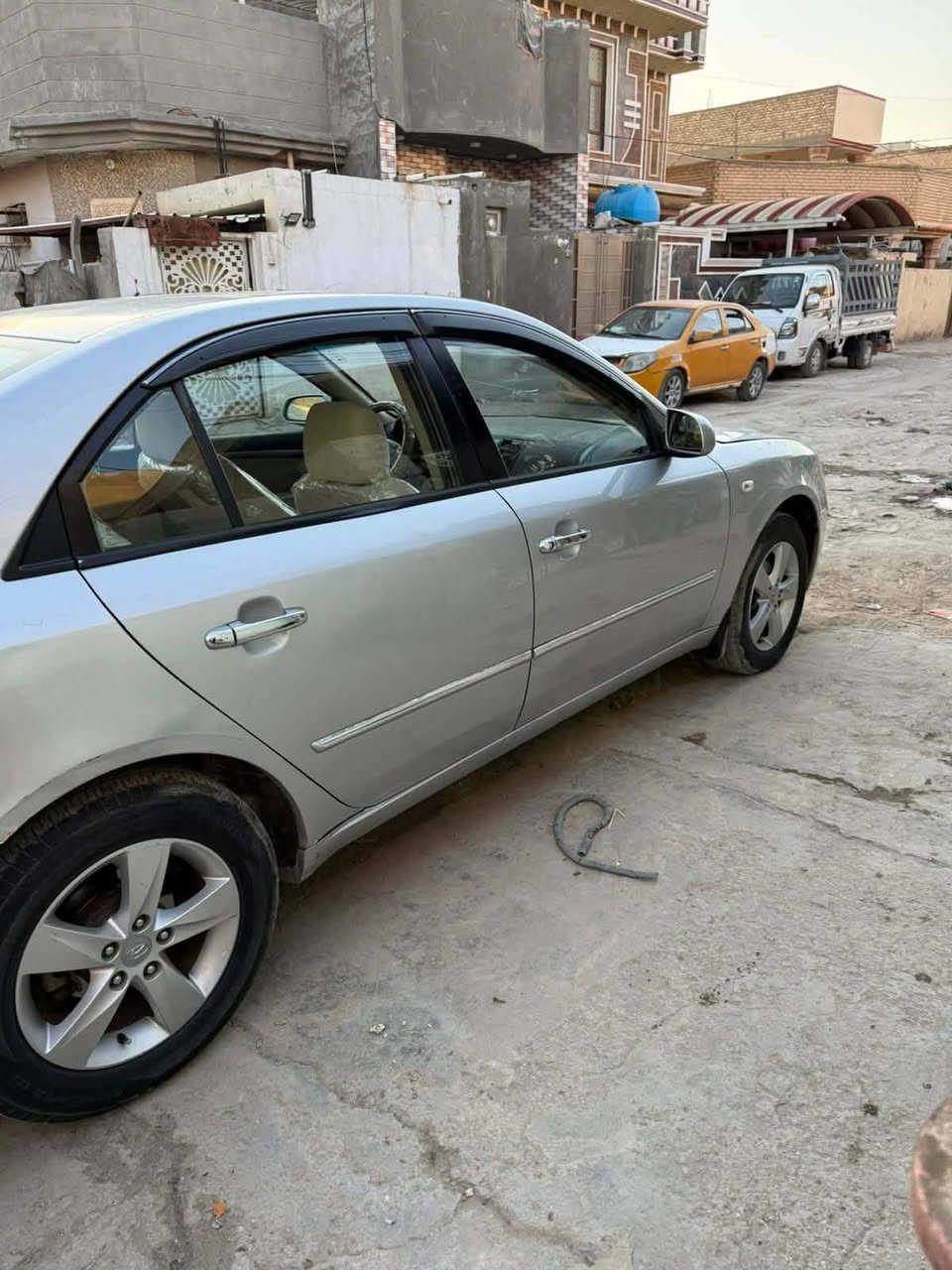 سوناتا موديل ٢٠٠٩ وارد خليجي حادثها باب السايق قطعة واحدة فقط داخل بيجي نص فول سيارة جاهزة بدون اي نقص رقم اربيل انكليزي تريد تحويل تريد وكالة ... السعر ١٠٧ مكاني الحلة شارع ٦٠ هاتف ***********
