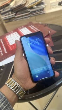 11 عادي ذاكره 256 بطاريه 66 جهاز فقط ‏مستبدر شاشة سعره 165 قفل عنوان س...