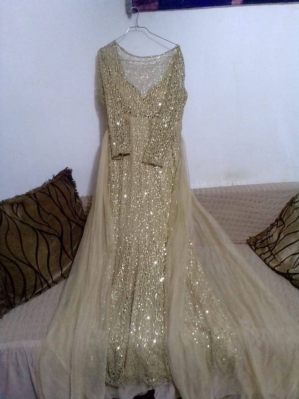 هلاو بنات عندي هاي الفساتين الذهبي ملبوس مرة وحدة بالمهر والثاني مملبوس اصلا باللبس احلى بهواي من صور ...


**إذا كنت صاحب هذا الإعلان وتريد حذفه لأي سبب، رجاءا أرسل رسالة إلى الدعم الفني**