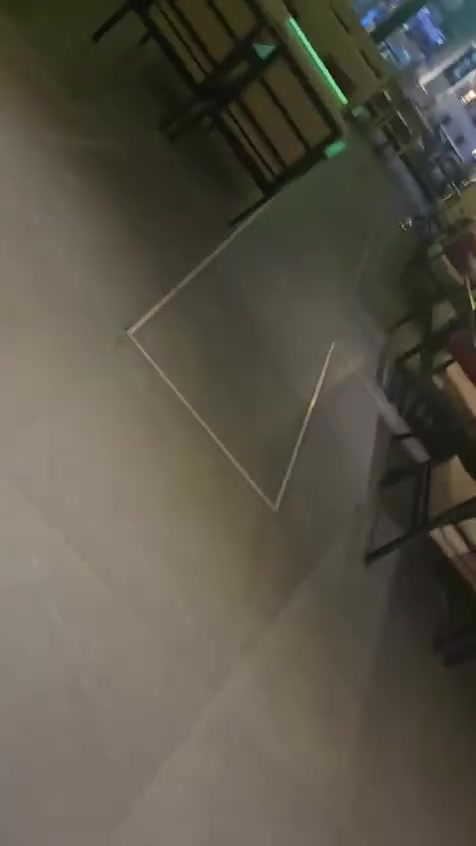 عرض استثماري للبيع
مطعم وكوفي في اليرموك أربع شوارع للبيع
مكان مميز مجاور لجامعتين 
سبالت عدد ٦ تعليك
شاشات عرض كبيرة عدد٢
عارضة مشروبات غازية
مطبخ مجهز بكافة الأجهزة كاونترات طباخات كريل غلايات فرن برادات عدد٣ مع مجمده
نراكيل عدد٤٠ مع مناقل فحم
طاولات حديثة عدد١٦ مع الكراسي
كافة الألعاب 
بارستة مجهز بكافة الاحتياجات 
أبيع بسبب عدم التفرغ
الكهرباء خصخصة ومكان المطعم في سنتر اليرموك وشغال والحمد لله للاستفسار اكثر الاتصال على ‭0790 424 8989‬
