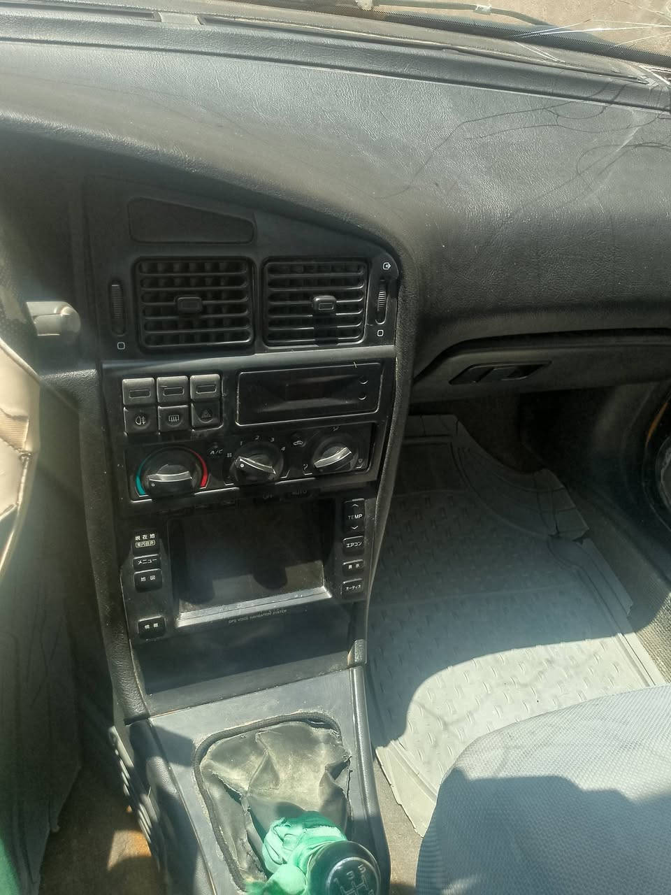 سياره بيجو للبيع جاهزه ونضيفه وسعر 17وبيه مجال وذا عدك شي مراوس عادي‏‪***********‬‏
