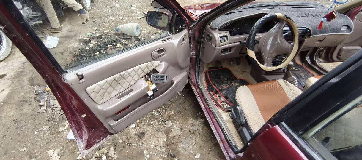 سيفيا ١٩٩٣ رقم بغداد انكليزي سنويه لل٣١ كير محرك صدر كهربائيات مصبوغه عام  معمره كلهه مكان الساره سامراء  *********** السعر ٣٥ وبيها مجال
