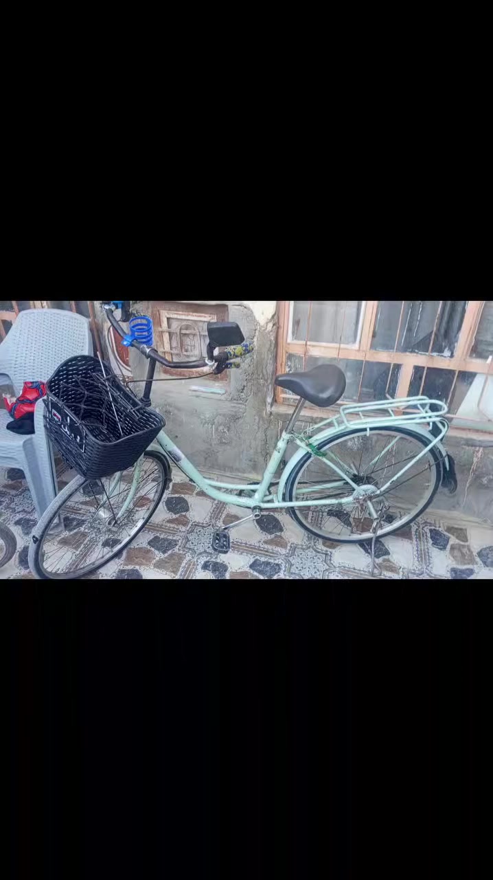 بايسكل للبيع نضيف 
مكان الرمادي قيم سعر 55
***********
