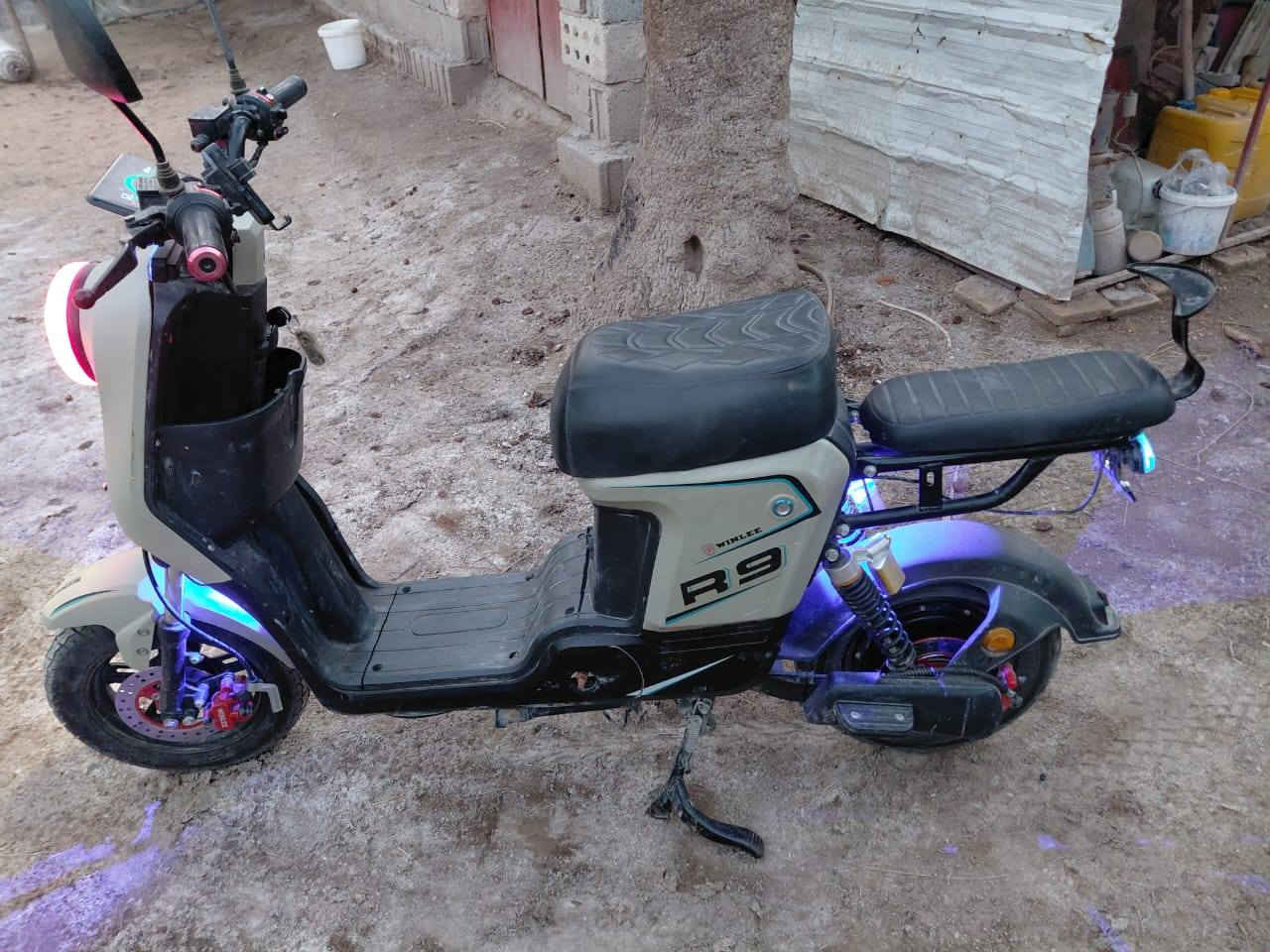 السلام عليكم دراجه شحن للبيع السعر 350 بيه مجال كلش نظيفه ***********4
