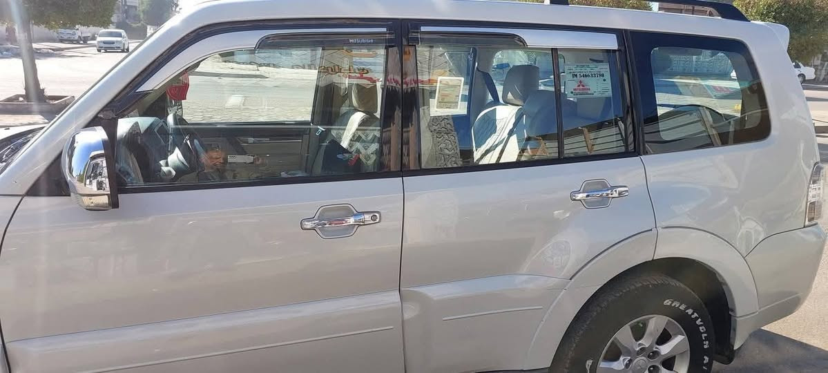 من رخصت الادمن باجيرو ٢٠١٠ حبتور محرك ٣٥٠٠ فتحة سقف دمام خلفي كشن كهربائي السيارة نظيفة رقم بغداد دولي ***********
