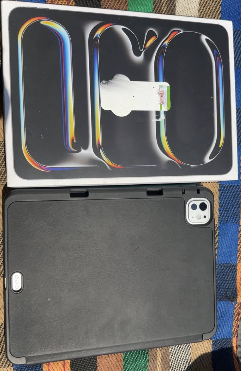 ايباد 11 برو معالج M5
حالة البطارية 100% 🔋 عدد الدورات 11 

الذاكرة 256 بعده بالضمان ينتهي ب2027

الجهاز جديد وكالة مع كامل ملحقاته 

السعر 1350 قفل 

***********
