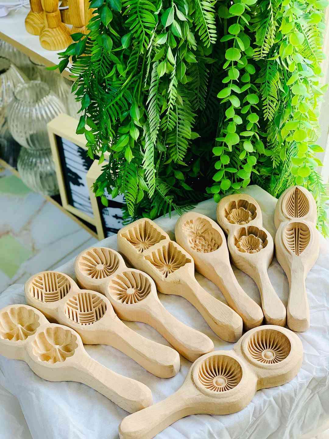 الاورزدي اتكيت وديكور 🎀
قالب كلجية خشب ليمون ثنائ نقشات ب3500 دينار 
متوفرتوصيل للجميع محافظات العراق 🚚
الاورزدي / يقدملكم كل مايحتاجة المنزل من ديكورات 
ومستلزمات منزلية نتعامل بالاصلي فقط . 
من افضل الانواع الموجودة في الاسواق
لمسة منزل فاخرة وحديثة للمنزلك 
العنوان ( واسط قضاء الحي ) 
الموقع مثبت داخل البيج 
اوقات العمل عصر وليل متواجدين 
للاستفسار الاتصال على الرقم *********** 
او مراسلة البيج للطلبات التوصيل 
زورونا اهلا وسهلا بكم 💐💐
