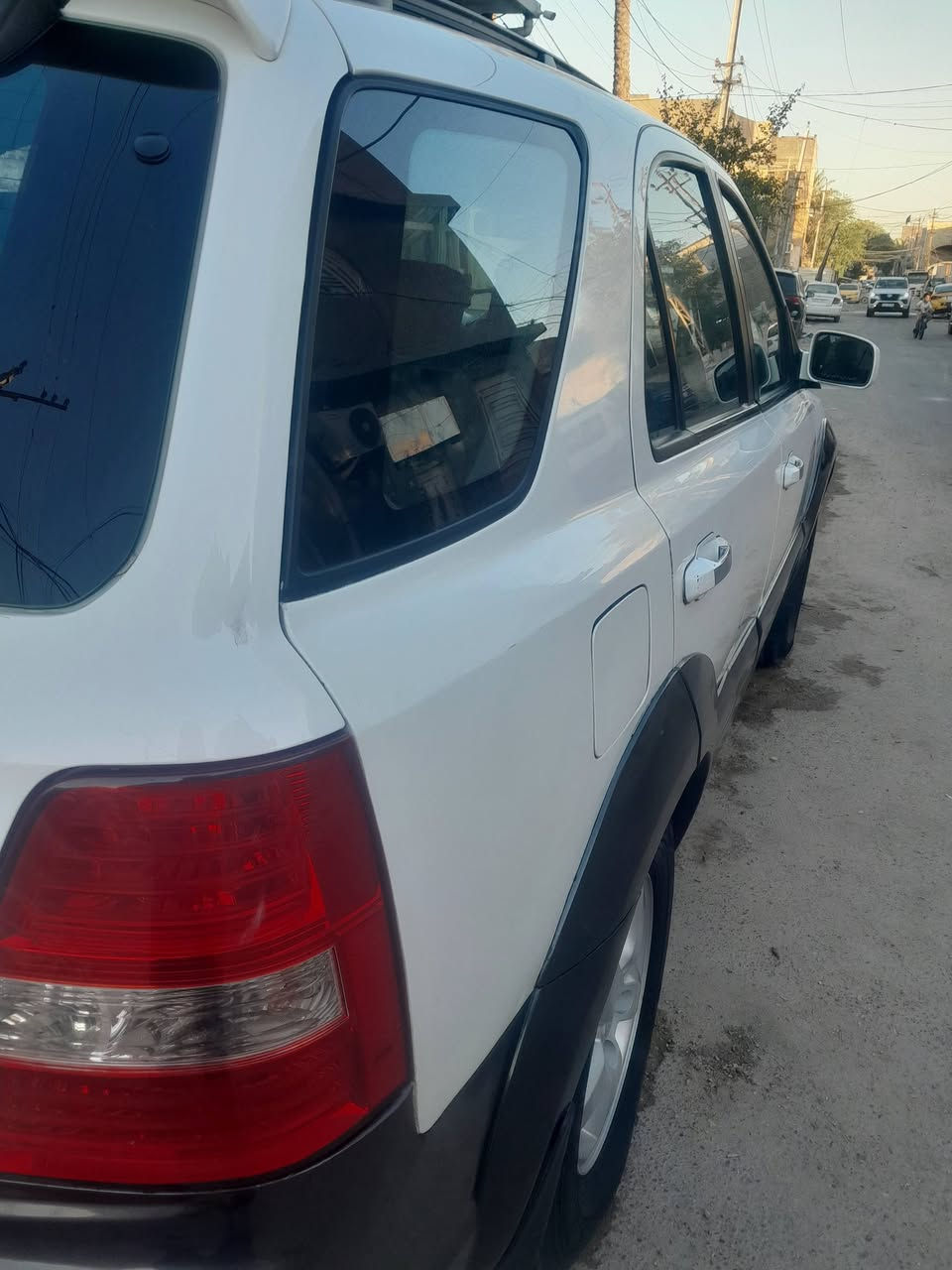 السلام عليكم سورنتو موديل ٢٠٠٩ خليجي ٦ سلندر  ٧ راكب رقم بغداد دولي تحويل مباشر شاشة كامرة مري شفط بيها بل جاملغ خلفي صبغ قليل  والباقي مكفولة السياره سونار مرفق بل الصور مكينة بيها بخار قليل كير صدر كهربائيات تبريد ثلج داخل كله جديد السيارة بلادية  بدون قطره خياس بدي جديد مكانها بغداد الجديدة قرب جبار أبو الشربت عل القناة السعر ١٠٥ وبيها مجال الاتصال ***********

