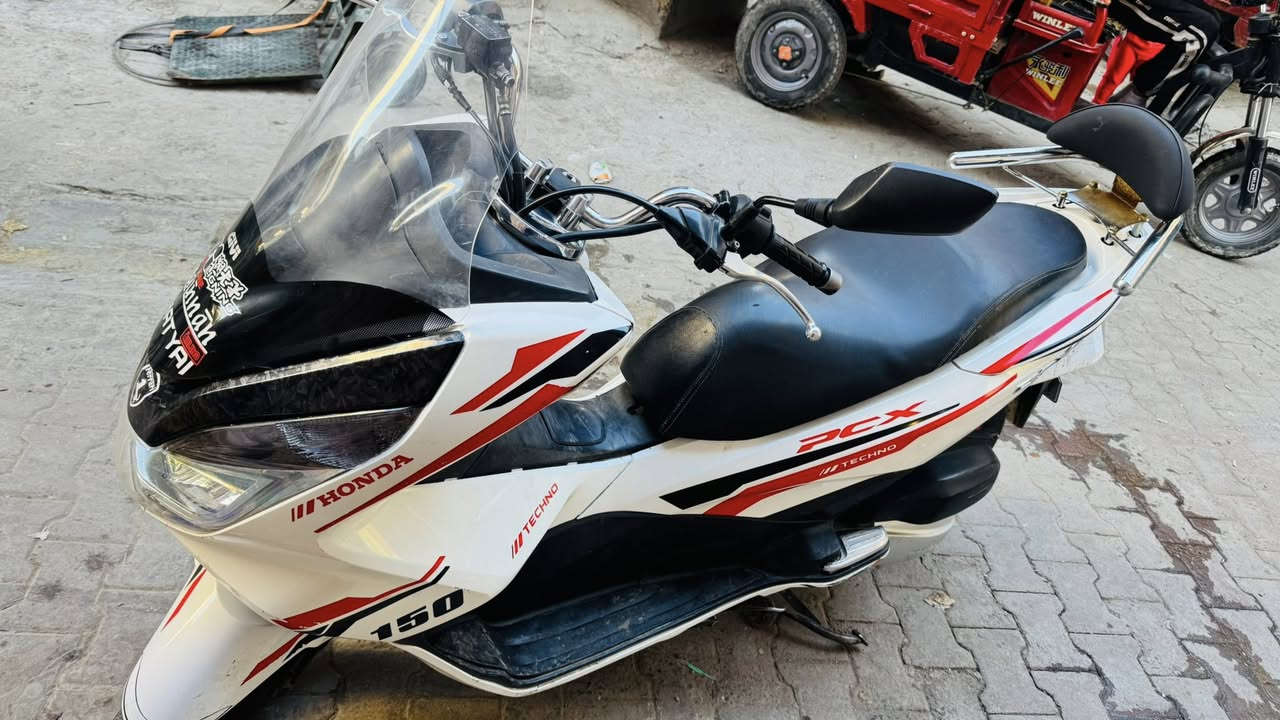 دراجه بيسي اكس ياباني للبيع سعرها ١٣ورقه دراجه نضيفه كلش مكينتها ١٥٠ مكاني بغداد  رقم ***********
