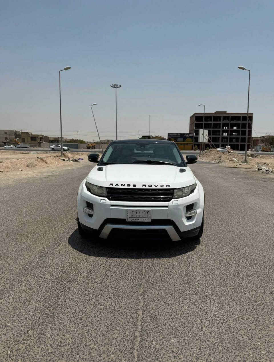 للبيع رانج روفر ايفوك 2012
فول مواصفات 
حساسات  خلفي
كشافات ضباب امامي خلفي
صندوك كهرباء
ليد نهاري
كير ماوس 
زراك لايت
هند بريك بصمه
اوتو سايد بريك
كشنات جلد سبورت 
كشنات كهرباء امامية
ميموري كشنات امامية
حساس مرآة وسطية وجانبيات
مراة قلاب عند تغير الكير الى الوراء
قمارة بانوراما كاملة على طولها
مري شفط
اشارات بالمراية
اربع انظمة قيادة 
نظام سبورت للتسارع مع شفتات للقيادة خلف الستيرن
نظام كروز سرعة للطرق الخارجية مع امكانية القيادة باليد للبانزين والسرعة بدل استعمال الارجل
نظام التحدث مع السيارة للتحكم بالاوامر الصوتية للراديو والمسجل
تحكم ستيرن كامل 
وبعد مواصفات بيها
انارة داخل 
نظام صوت مرديان جدا مميز
وبعد مواصفات 
السعر 96 وبيها مجال قليل 
*********** البصرة, العراق
