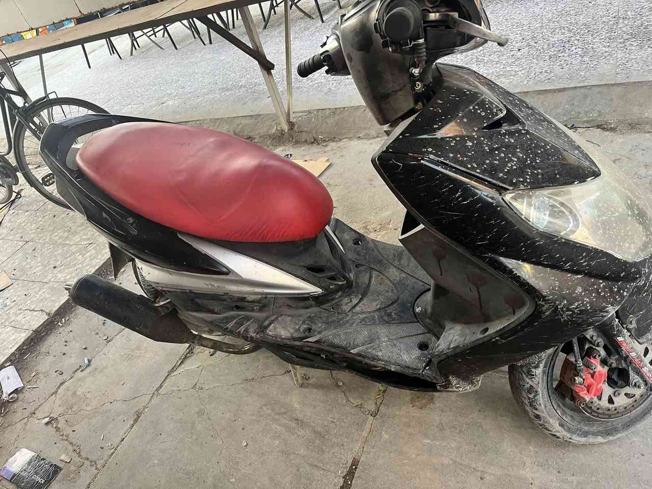 السلام عليكم دراجه سكنس فحل 140 قبق مسح كابريتر بلادي دراجه مفتوحه كامله مكمله فقط الاعداد الفيشه العنوان بغداد الشعب سوق شلال 
السعر خاص 
رقم الهاتف *********** اتصل وبيك خير وتدلل
