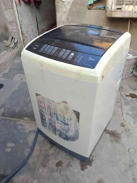 غساله للبيع سعر 125لف مكان حي رحمه الشماعيه ***********
