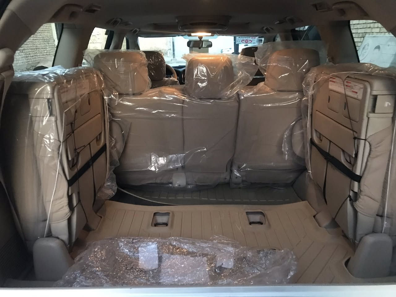 لاندكروز جكساره موديل 2021 ابريم مكفوله كفالة عامة رقم بغداد انكليزي بسمي ماشيه 48 السعر 6/65 وبيها مجال ***********
