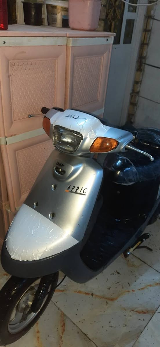 دراجه yamaha بطه للبيع او مراوس
للبيع او مراوس ب ايراني بدون اوراق الدراجه خير من الله نضيفه وناعمه ما مفتوحه كهربائيات شغاله من الطول للطول شغاله سلف وما متعبهه من البيت للمدرسه السعر ٤٠٠ وبيهه مجال او مراوس بإيراني بدون اوراق مكاني حي الغدير يم فلكة القاضي 
رقمي موجود واتساب  ***********
