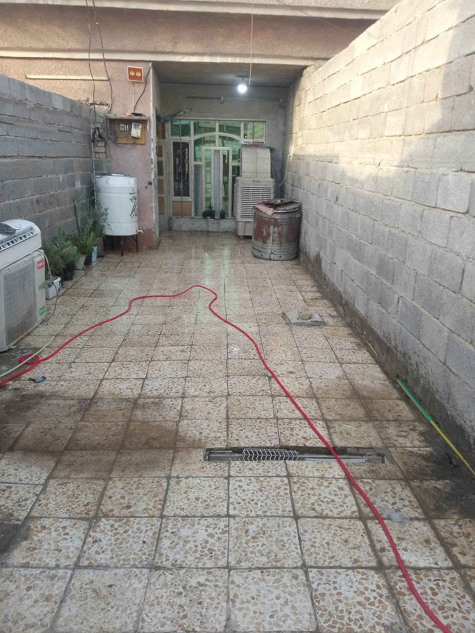 السلام عليكم بيت للبيع كماده حي طارق الوسط المسافه البيت 120 للاستفسار اتصل على هذا الرقم***********
