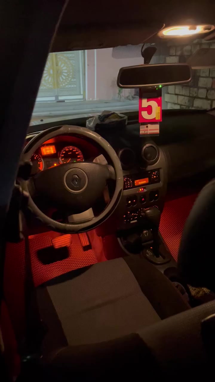 رينو دايستر موديل ١٣  بسمنه السياره جديده بيه عله كد شبر صبغ أم وضح بل صوره بل جاملغ الخلفي كير مكينه خير من الله تبريد ثلج تدفيه سنويه ساقطه اني متكفل بل تجديل عليه مكن السياره بل شعب السريدات سعره ٦٨ وبيه مجال ***********
