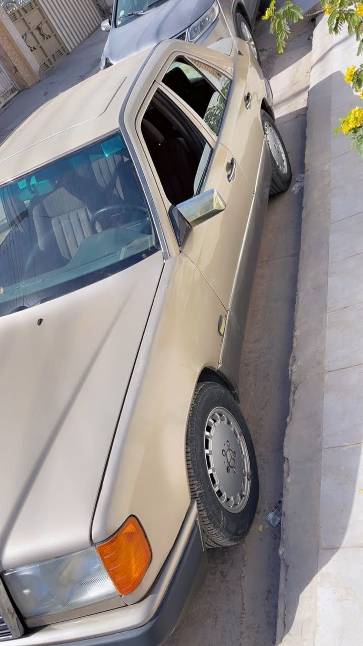 مارسدس دب موديل 1991
مكينه وكير بطه 2500 خير من الله وصدر امامي وخلفي نضيفات غرفتها نضيفه وكراسي كهرباء شغاله ودواخلها نضيفه وقواعد الدبل سليمه  وكهربائيات شغاله طقم تايرات جديد
 والسياره بسمي تحويل ثاني يوم رقم بغداد السعر 55 ورقه  العنوان بغداد البياع
الاتصال على الرقم
*********** 
 ***********
