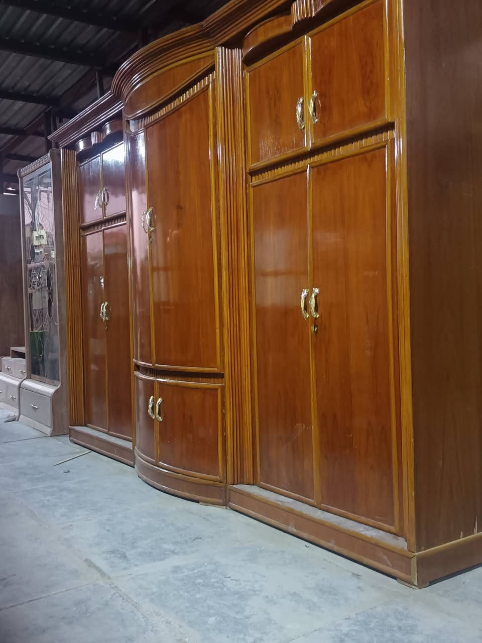 يا الله سلام عليكم
كنتور البيع ابو سته تزكام داخل وخارج صاج طابقين 

شعدك البيع دز خاص 

او وتساب ***********
