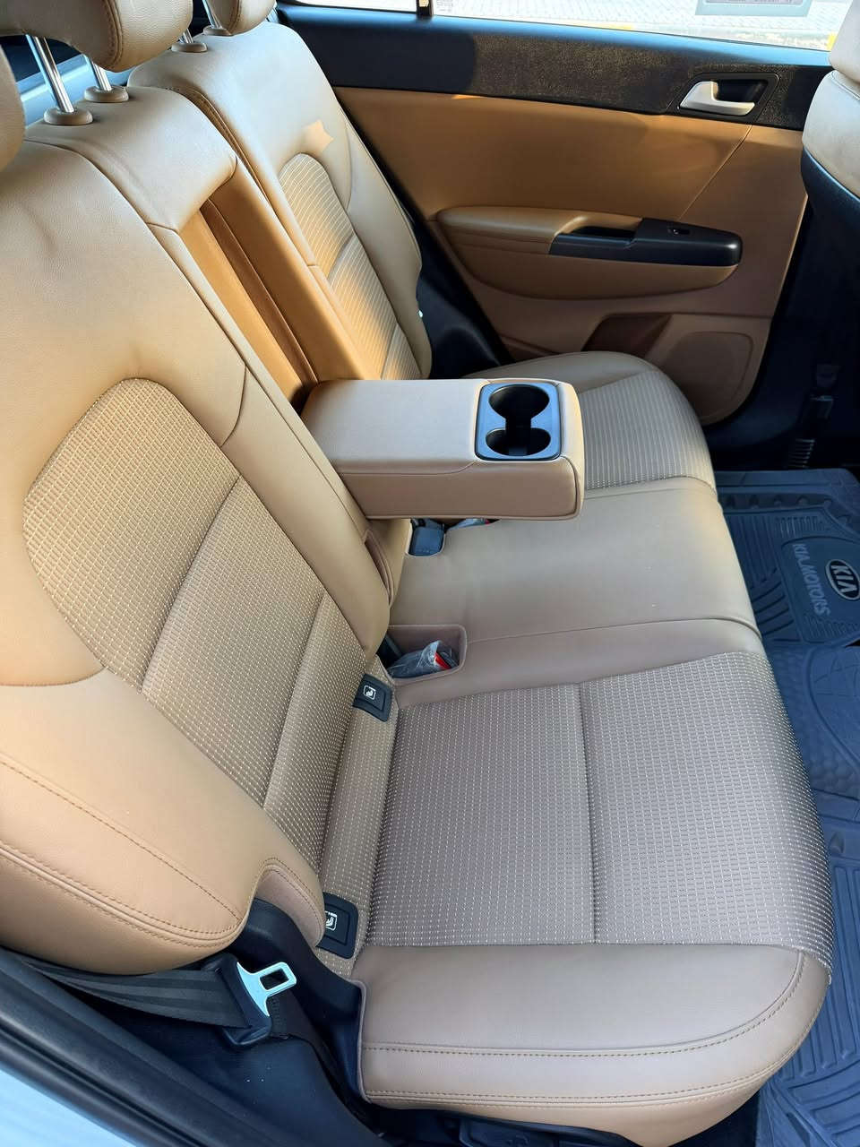 كيا سبورتج 2020 كفاله ما عده اصبع بل بنيد
ماشيه 44 الف
سياره بصره رقم جديد شديته مو هاذه بل صوره

‭0772 249 6487‬
